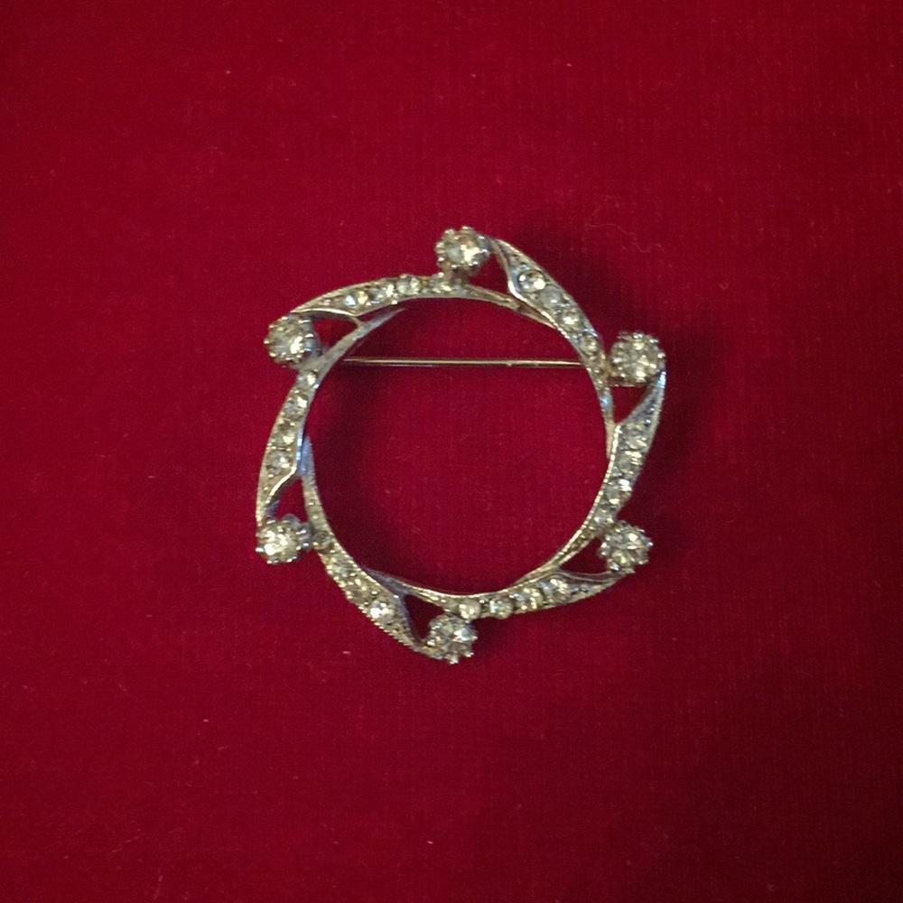 Crystal broach
